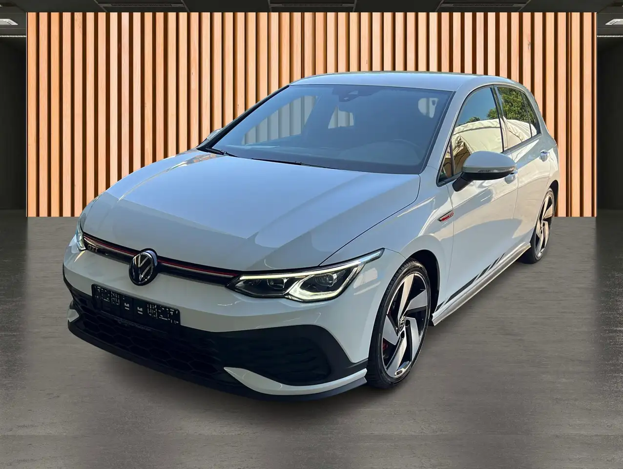 Volkswagen Golf 2.0 TSI GTI Clubsport*Navi*DAB*LED*KeyGo — Galería del vehículo 2