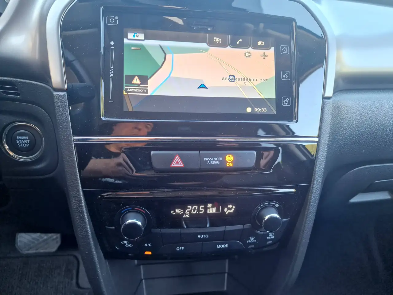 Suzuki Vitara 1,5 Hybrid-AUTOMATIK-NAVI-KAMERA-AHK-METALLIC — معرض صور السيارة 15