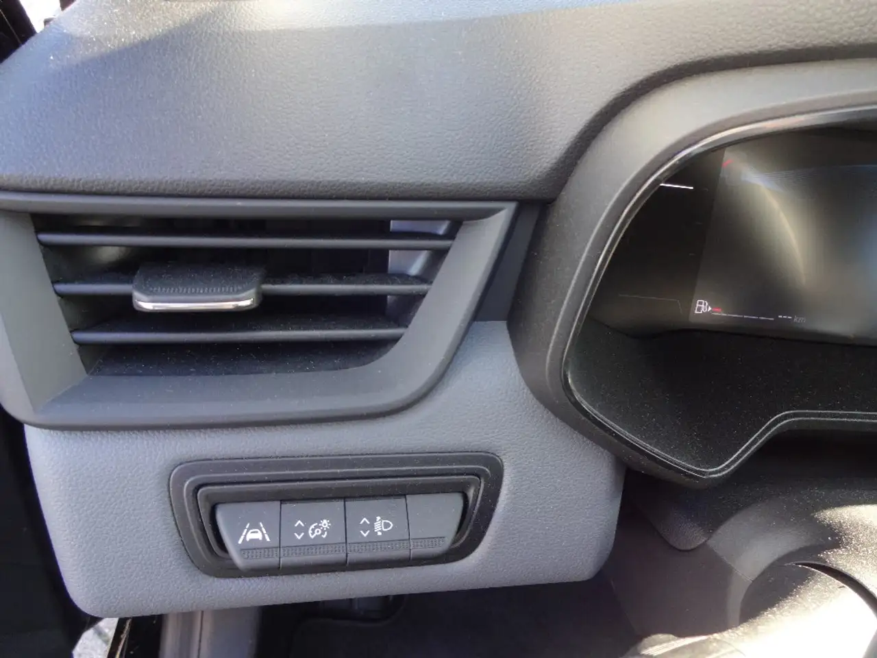Mitsubishi Colt BASIS 1.0 Benziner 5-Gang — Vehicle gallery 7
