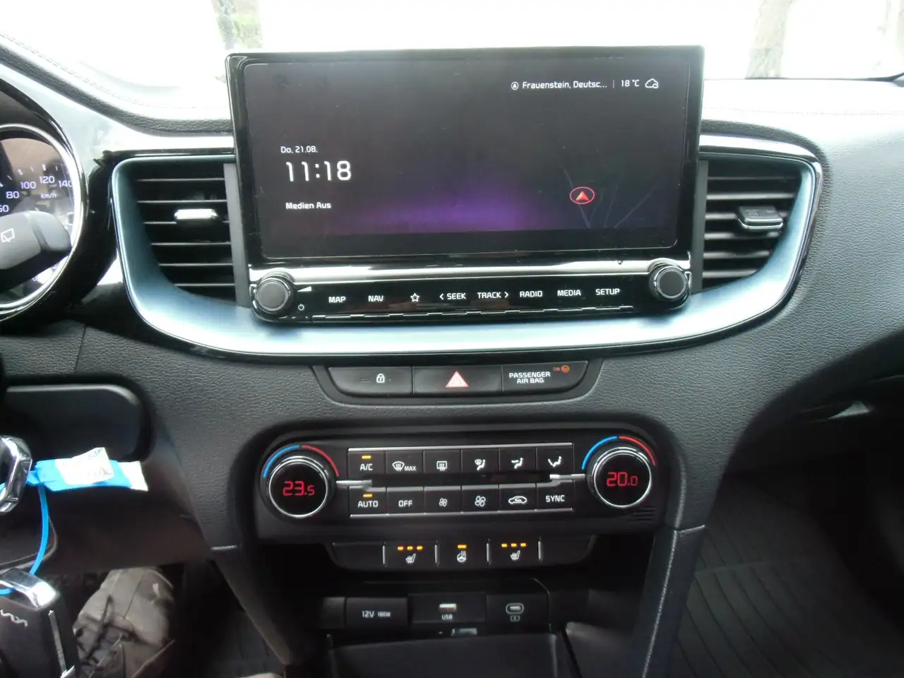 Kia Ceed SW / cee'd SW Edition 30 SITZ-LENKRADHEIZUNG KLIMAAUTOMATIK NAVI — معرض صور السيارة 11