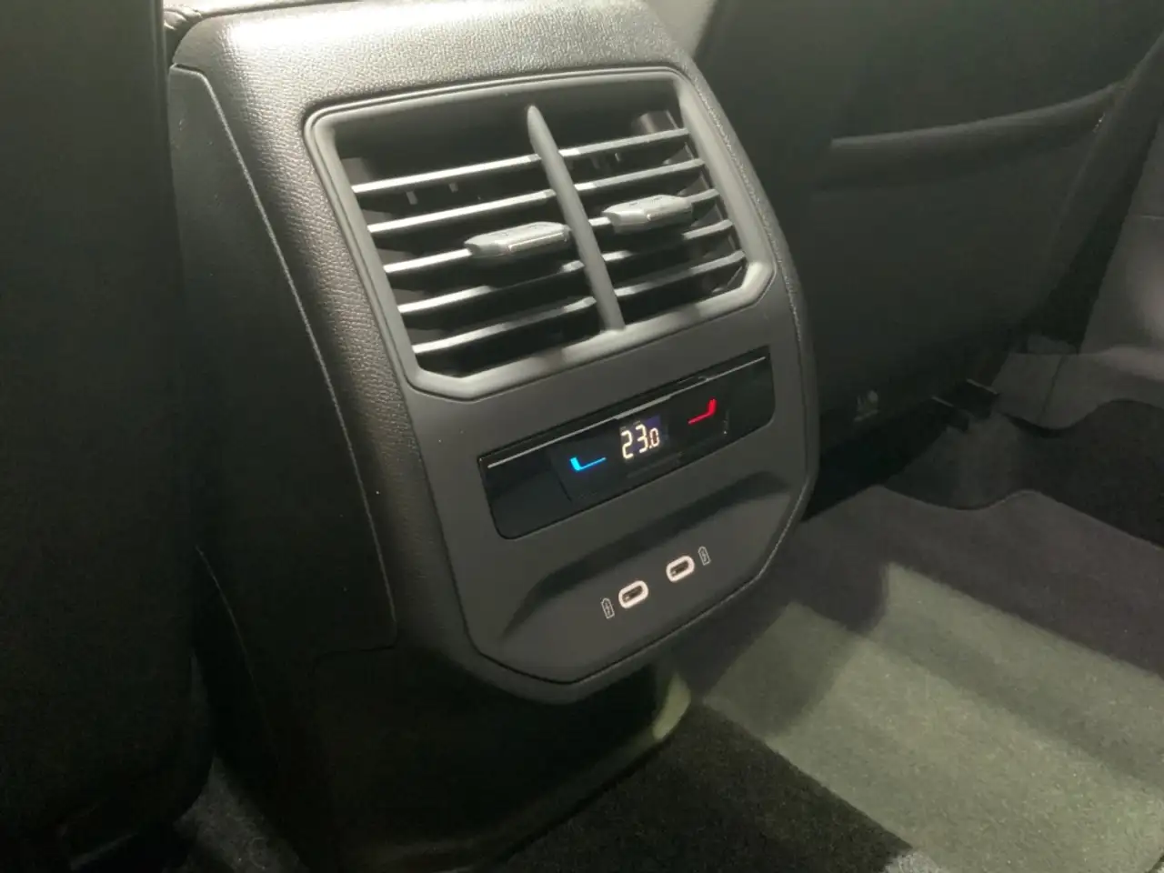 CUPRA Formentor 2.0TSI DSG 4Drive+ACC+Navi — Vehicle gallery 14