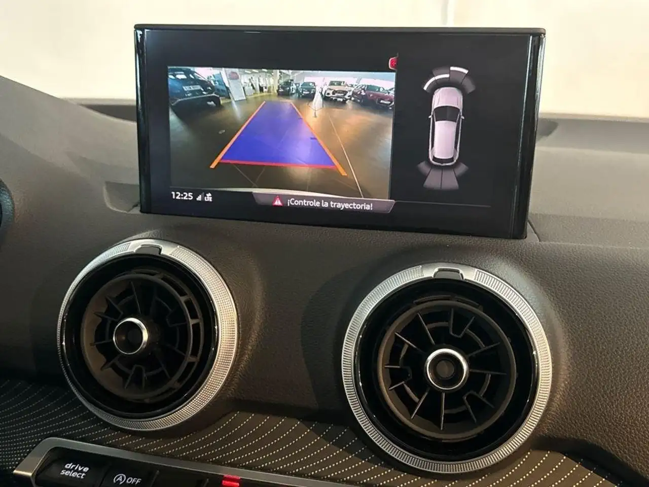 Audi Q2 35 TDI Adrenalin S tronic 110kW — Galerie du véhicule 10