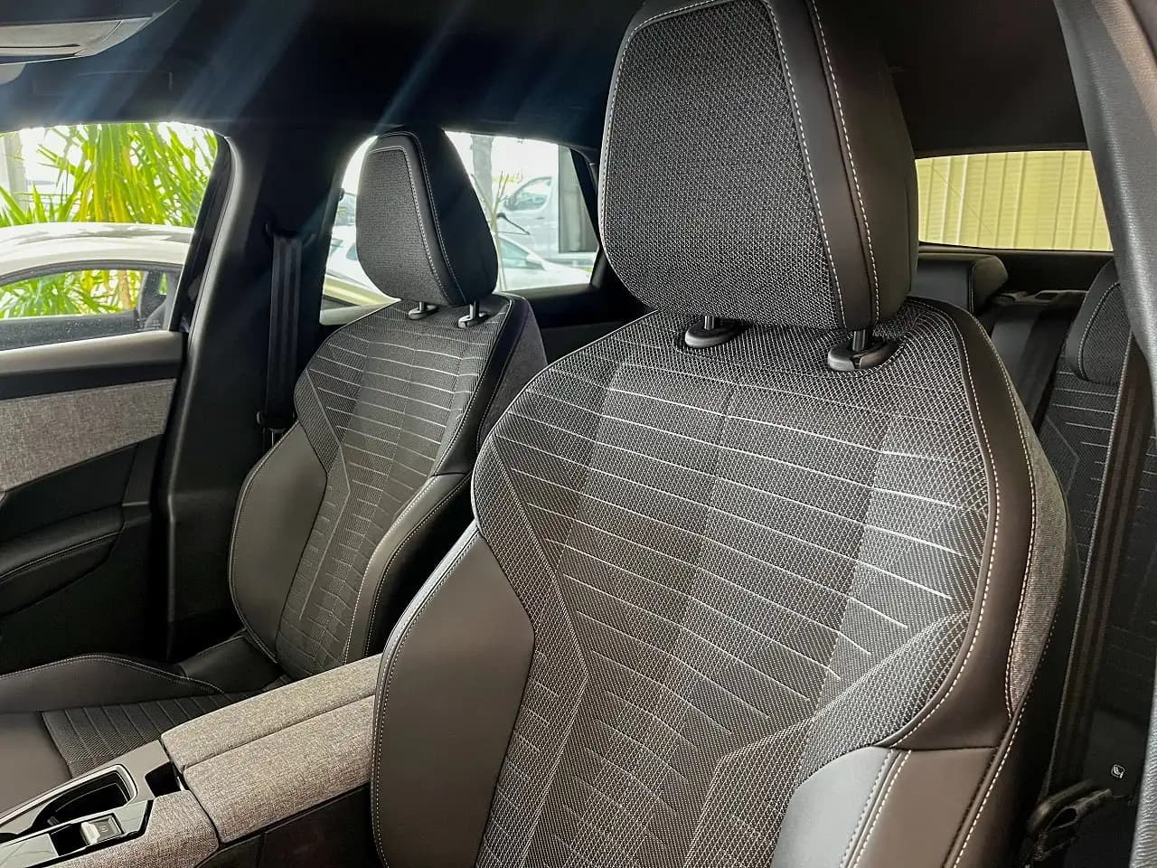Peugeot 3008 Hybrid 136 Allure — Galerie du véhicule 9