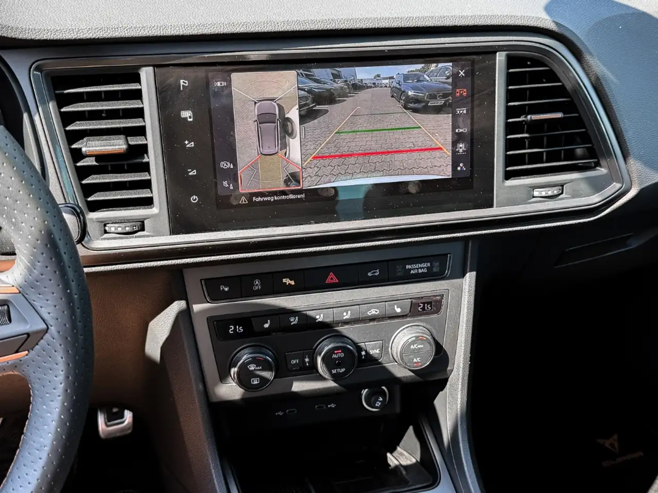 CUPRA Ateca VZ 4Drive 2.0 TSI DSG AD AHK-klappbar El. Panodach — Vehicle gallery 9