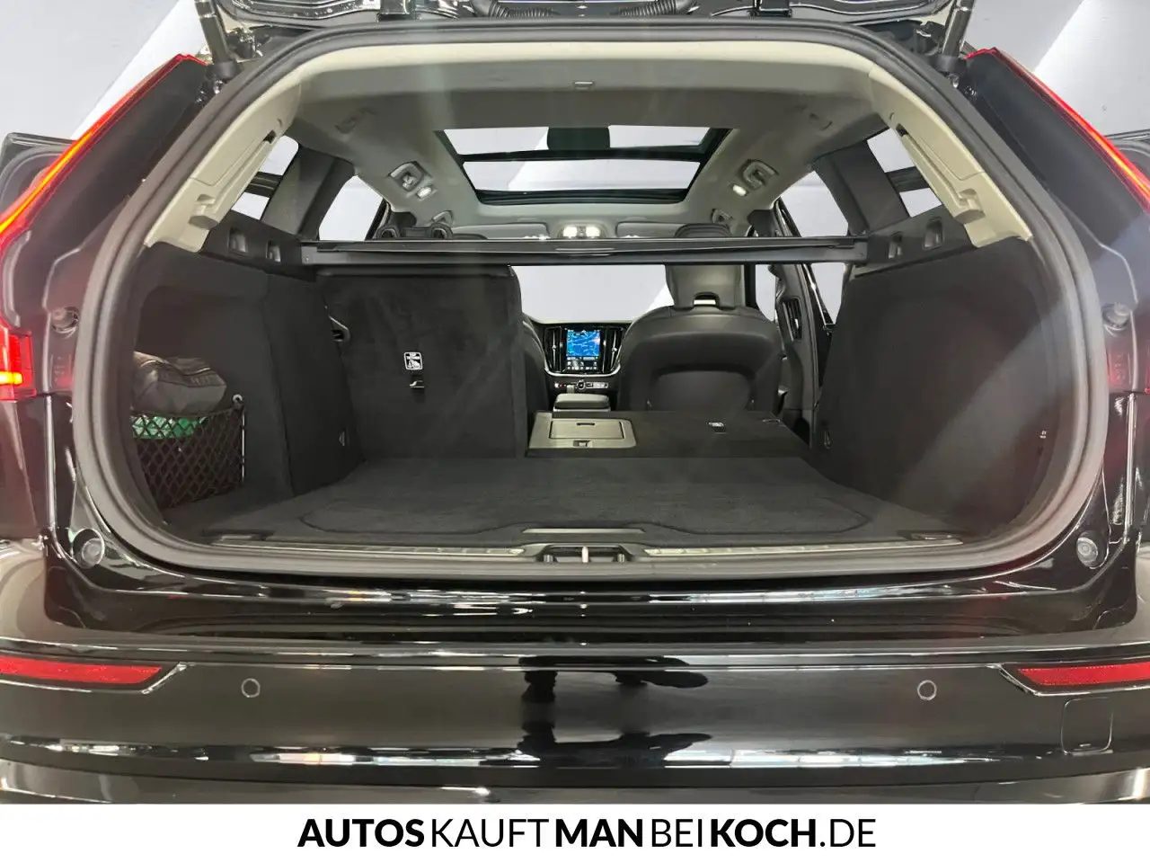 Volvo V60 B4 B DKG PlusDark ACC BLIS PANO 360 VLED H&K — Vehicle gallery 18