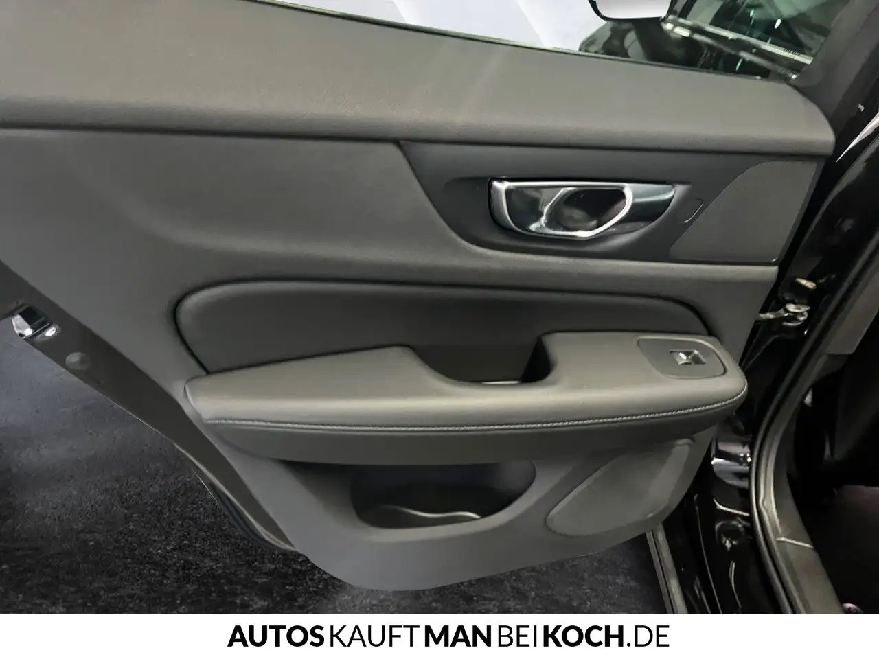 Volvo V60 B4 B DKG PlusDark ACC BLIS PANO 360 VLED H&K — Vehicle gallery 20