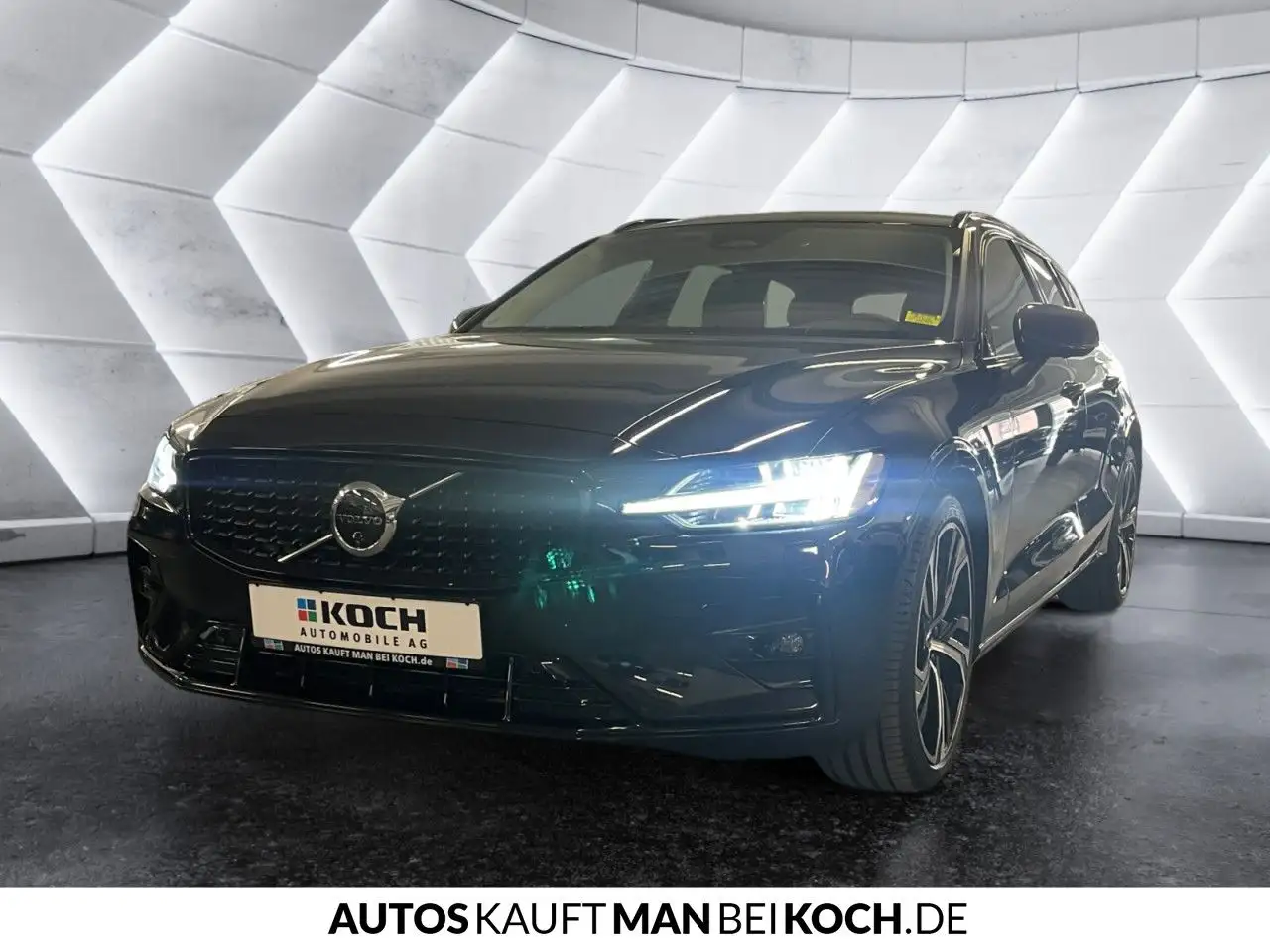 Volvo V60 B4 B DKG PlusDark ACC BLIS PANO 360 VLED H&K — Vehicle gallery 3