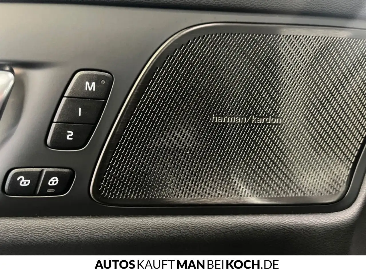 Volvo V60 B4 B DKG PlusDark ACC BLIS PANO 360 VLED H&K — Vehicle gallery 26
