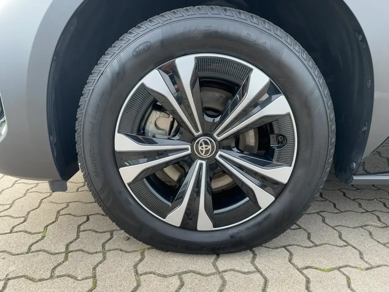 Toyota bZ4X FWD *360° KAMERA*SHZ*CCS*LRHZ*NAVI*CARPLAY* — معرض صور السيارة 7