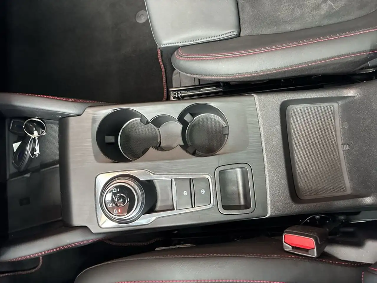 Ford Kuga 1.5 EcoBoost ST-LINE X — Galería del vehículo 16