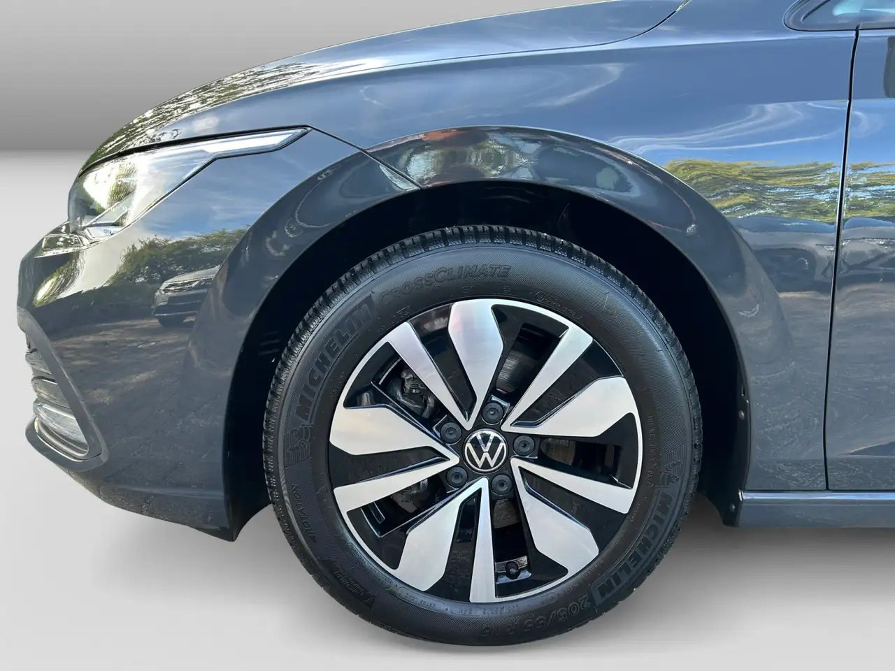 Volkswagen Golf 1.0TSI Move LED Climatr Sitzhzg APP PDC DAB — Vehicle gallery 5