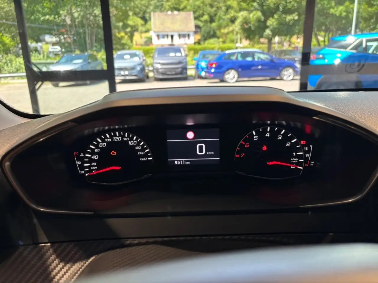 Peugeot 208 Neuer Active PureTech 100 DAB+ SITZHZG — Galerie du véhicule 11
