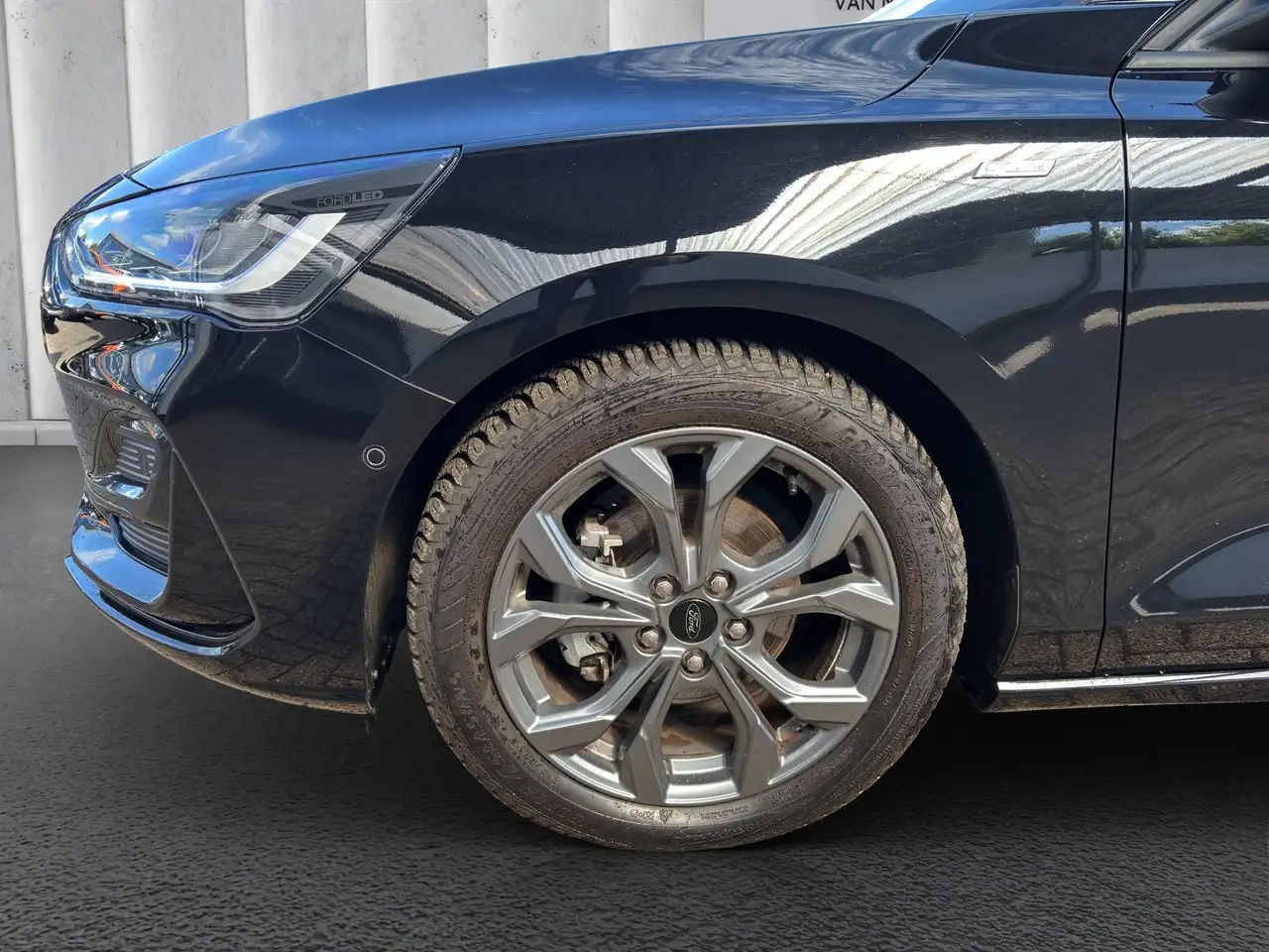 Ford Focus ST-Line X Turnier Aut.*AHK*ACC*HUD*KAM*NAVI*WINTER — معرض صور السيارة 9