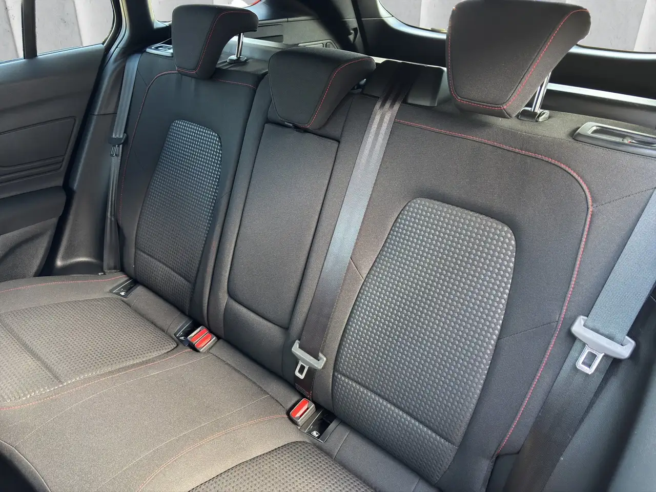 Ford Focus ST-Line X Turnier Aut.*AHK*ACC*HUD*KAM*NAVI*WINTER — معرض صور السيارة 11