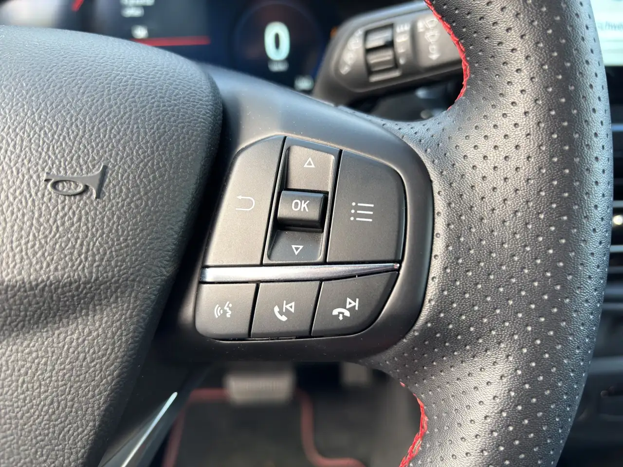 Ford Focus ST-Line X Turnier Aut.*AHK*ACC*HUD*KAM*NAVI*WINTER — معرض صور السيارة 21