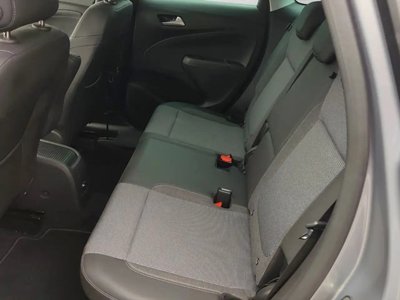Opel Crossland Elegance ALLWETTER PDC KAMERA CARPLAY KLIMAAT — Galería del vehículo 15