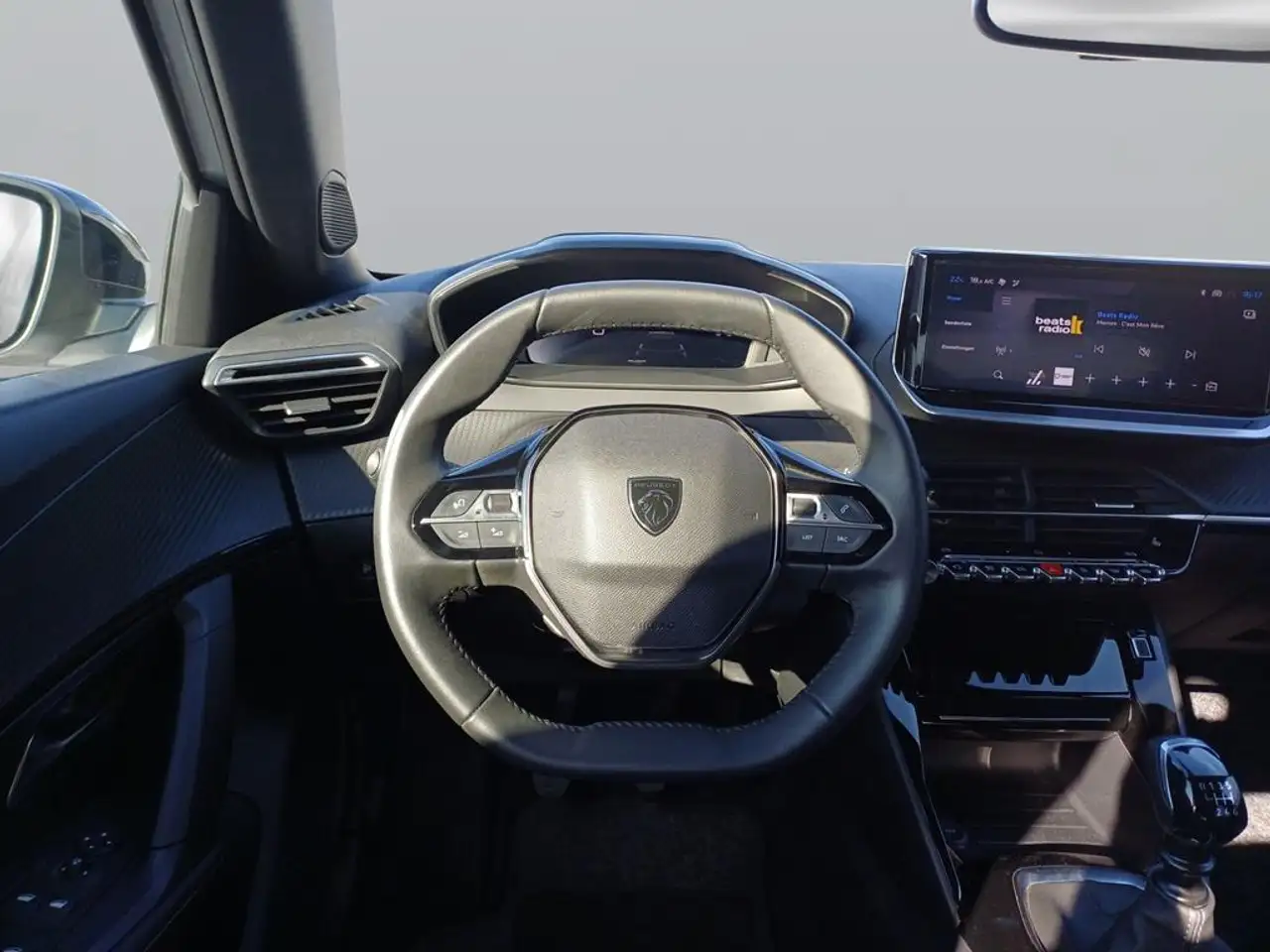 Peugeot 2008 Neuer 2008 Allure PureTech 100 — معرض صور السيارة 12