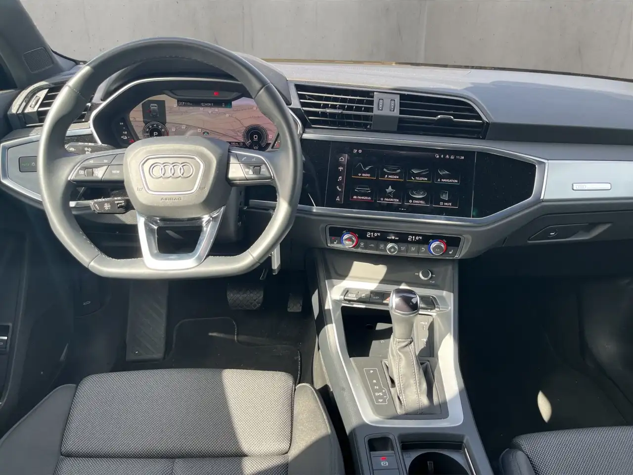 Audi Q3 45 TFSIe 245 PS S tronic — Vehicle gallery 14