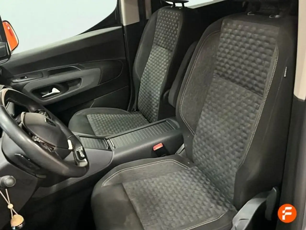 Peugeot Rifter GT BlueHDi 130 EAT8 Standard — معرض صور السيارة 21