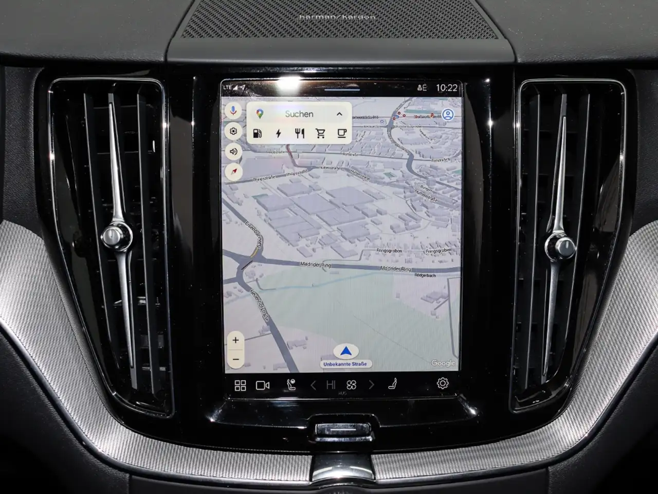 Volvo XC60 Plus Dark Recharge Plug-In Hybrid AWD T8 Twin Engi — Galerie du véhicule 8