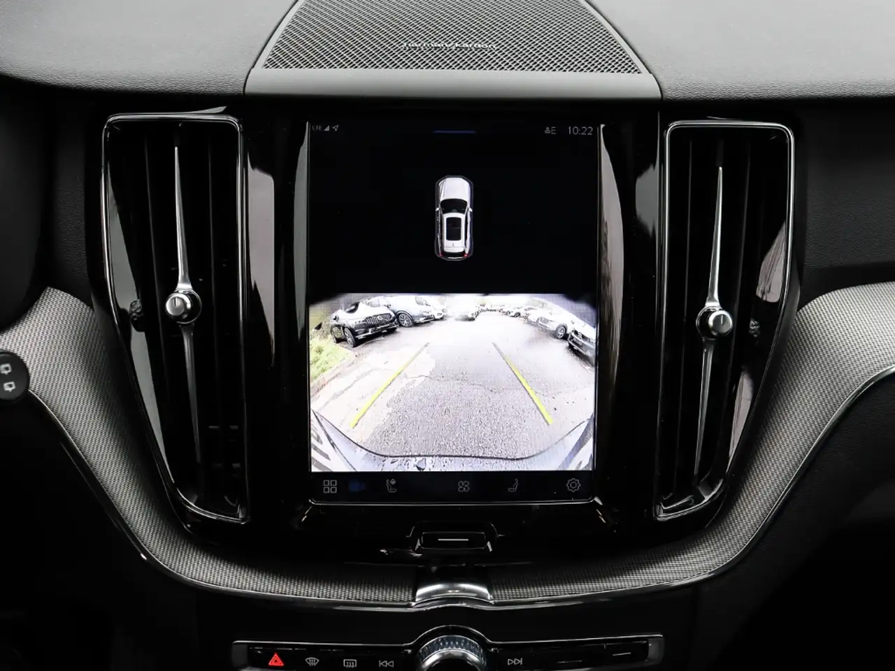 Volvo XC60 Plus Dark Recharge Plug-In Hybrid AWD T8 Twin Engi — Galerie du véhicule 9