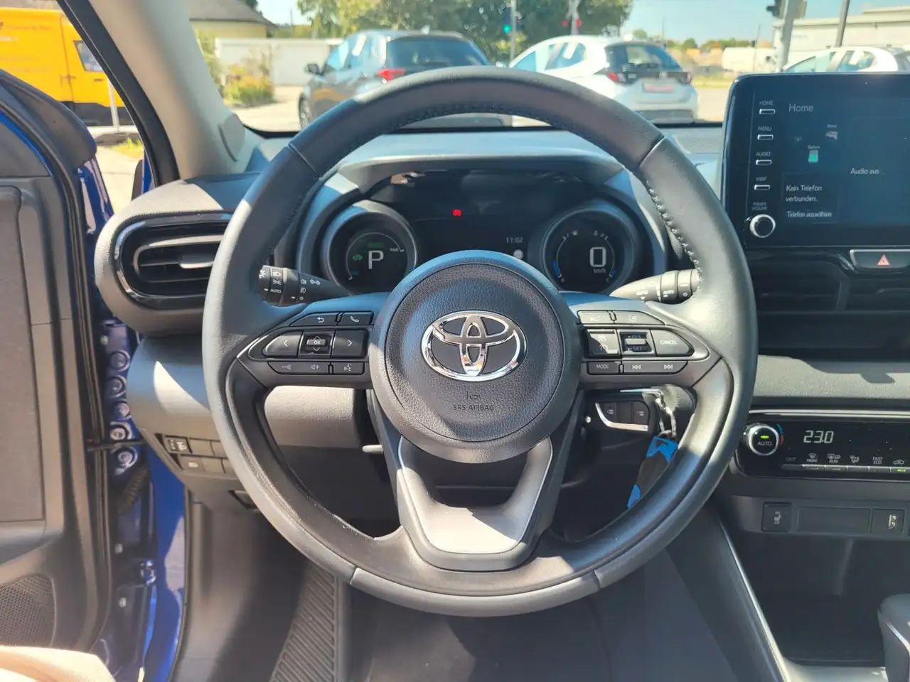 Toyota Yaris 1.5l Hybrid Comfort*PDCv+h, RFK, SHZ,Alu* — معرض صور السيارة 9