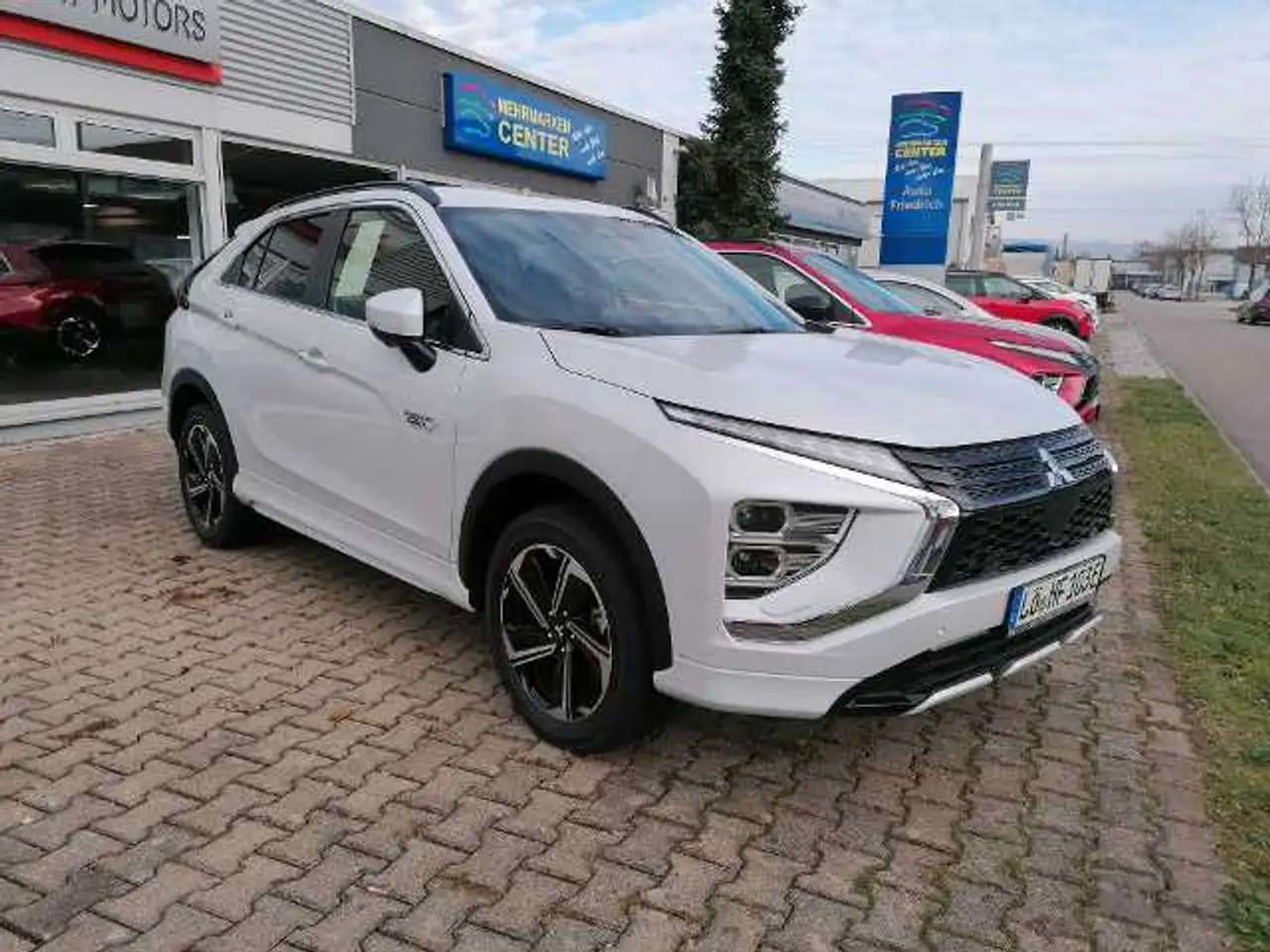 Mitsubishi Eclipse Cross Plug-in Hybrid Select 2.4 MIVEC 4WD — معرض صور السيارة 4