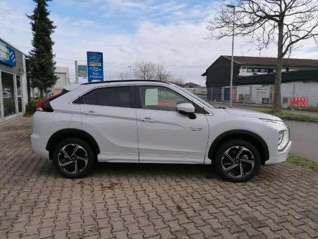 Mitsubishi Eclipse Cross Plug-in Hybrid Select 2.4 MIVEC 4WD — معرض صور السيارة 6