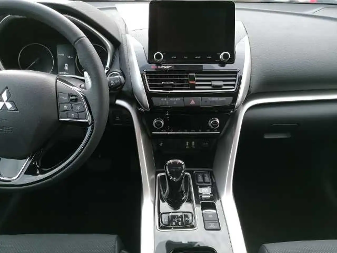 Mitsubishi Eclipse Cross Plug-in Hybrid Select 2.4 MIVEC 4WD — معرض صور السيارة 16