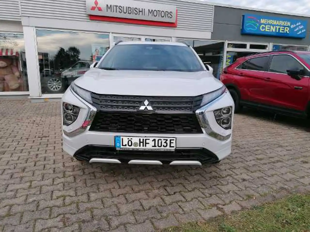 Mitsubishi Eclipse Cross Plug-in Hybrid Select 2.4 MIVEC 4WD — معرض صور السيارة 2