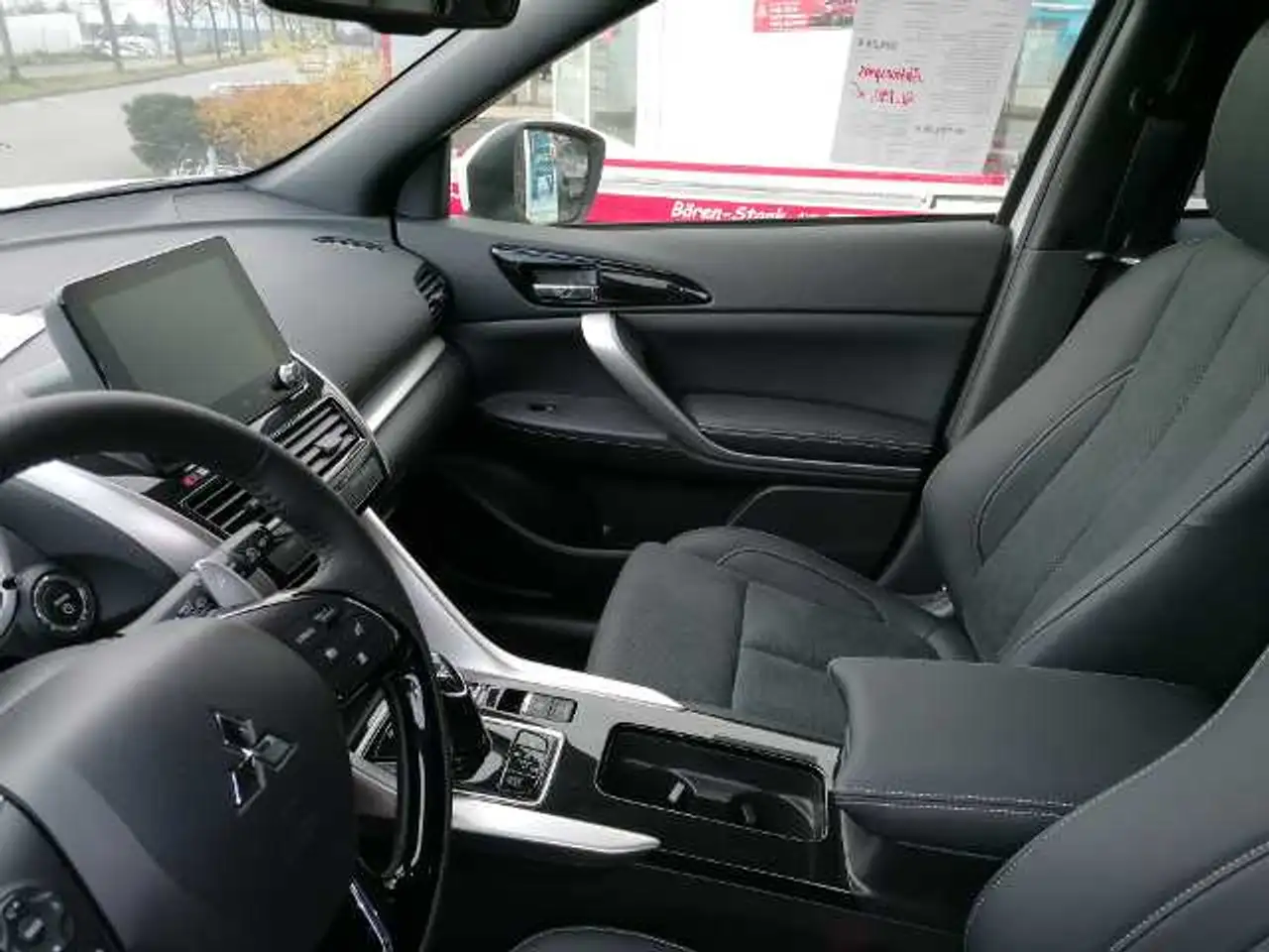 Mitsubishi Eclipse Cross Plug-in Hybrid Select 2.4 MIVEC 4WD — معرض صور السيارة 19