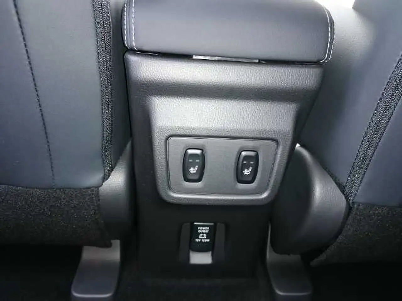 Mitsubishi Eclipse Cross Plug-in Hybrid Select 2.4 MIVEC 4WD — معرض صور السيارة 13
