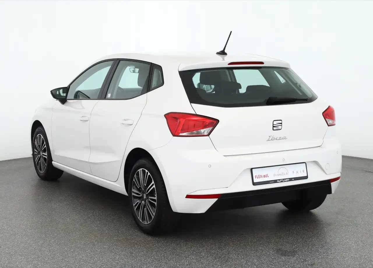SEAT Ibiza 1.0 TSI Style LED Navi Tempomat Klimaaut. — Galería del vehículo 3