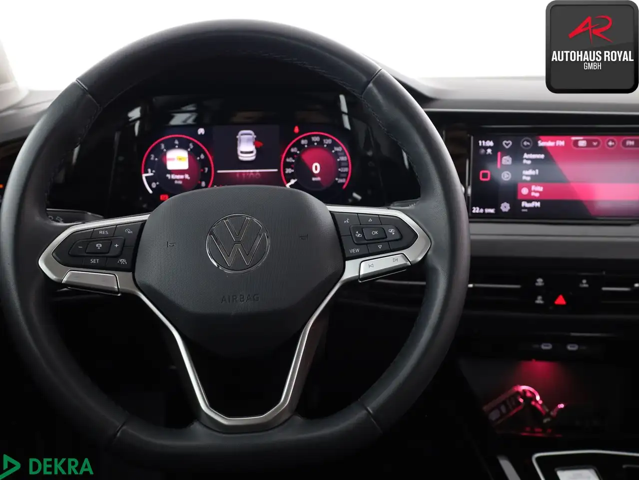 Volkswagen Golf VIII 2.0 TSI STYLE MASSAGE,MEMORY,ACC,1.HD — Vehicle gallery 15