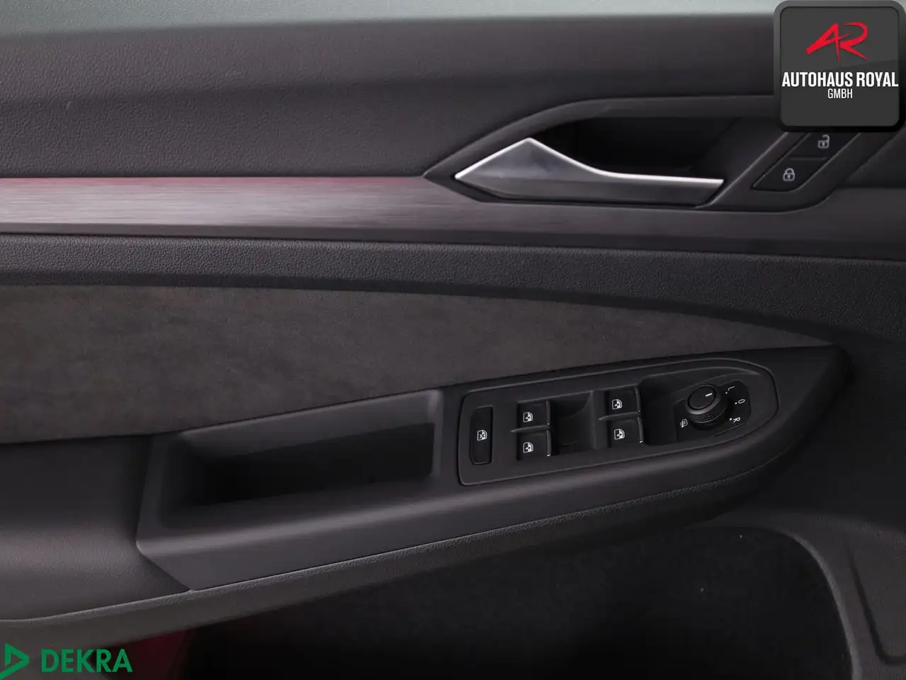 Volkswagen Golf VIII 2.0 TSI STYLE MASSAGE,MEMORY,ACC,1.HD — Vehicle gallery 14
