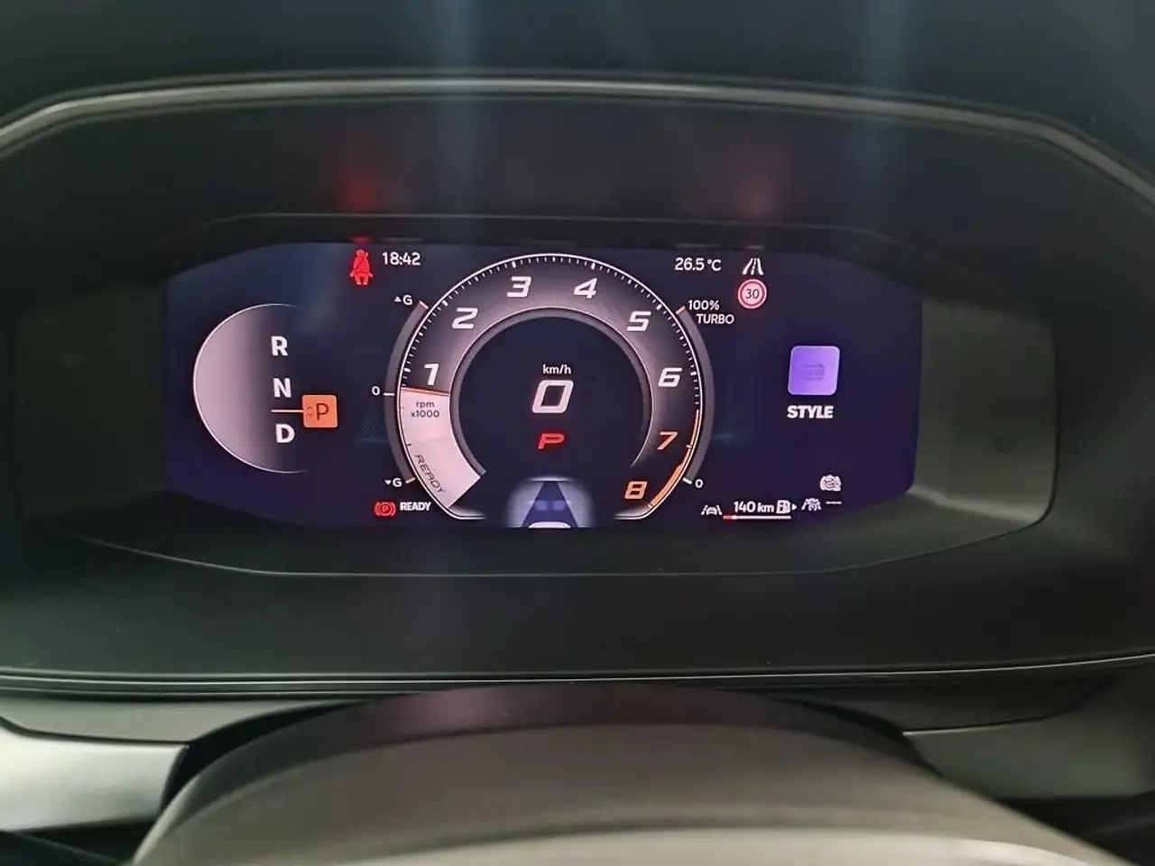 CUPRA Leon 1.5 eTSI 110 DSG — Galerie du véhicule 13