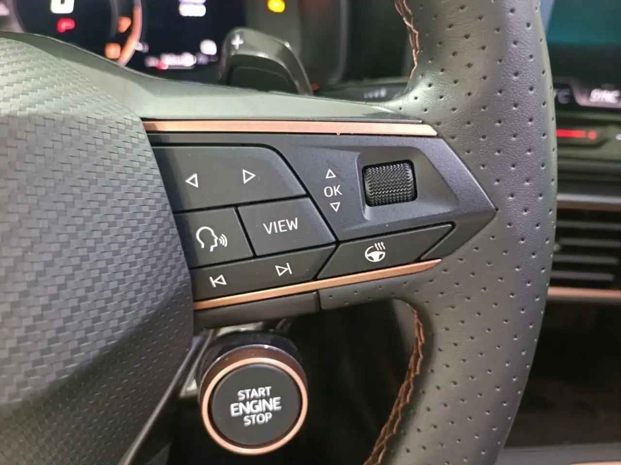 CUPRA Leon 1.5 eTSI 110 DSG — Galerie du véhicule 12
