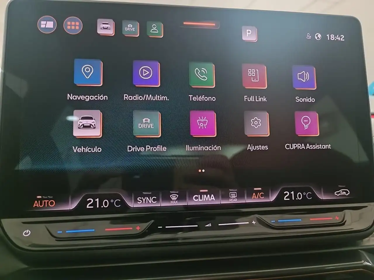CUPRA Leon 1.5 eTSI 110 DSG — Galerie du véhicule 16