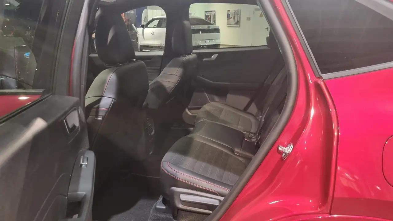 Ford Kuga ST-Line X PHEV *Black Package *Panoramadach — معرض صور السيارة 8