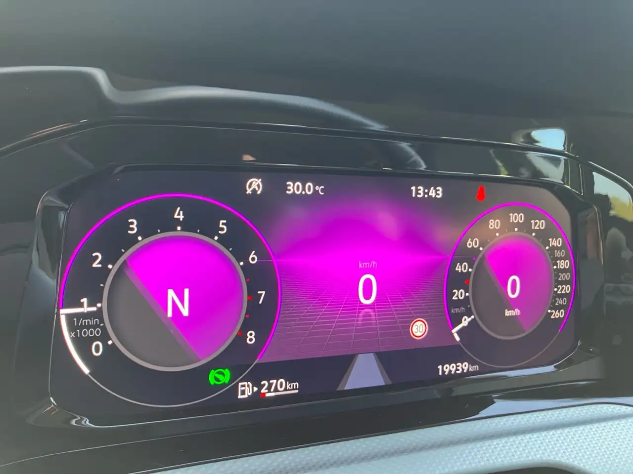 Volkswagen Golf VIII Move 1.0 eTSI DSG / CarPlay, AHK, LED — معرض صور السيارة 13