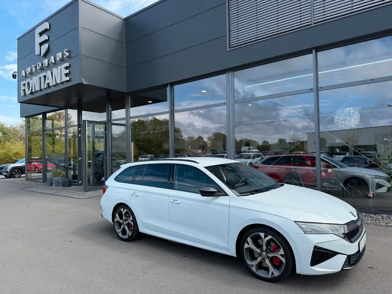 Skoda Octavia Kombi 2.0TSI RS 19" Virtual Facelift ACC — Galerie du véhicule 34