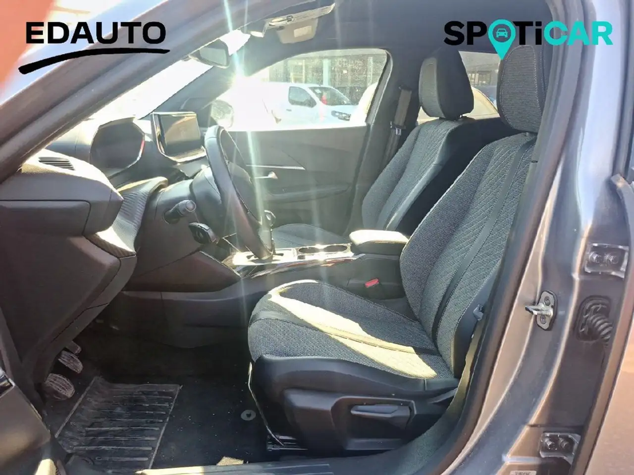 Peugeot 2008 Gasolina 100 S&S 6 Vel. MAN Allure — معرض صور السيارة 9
