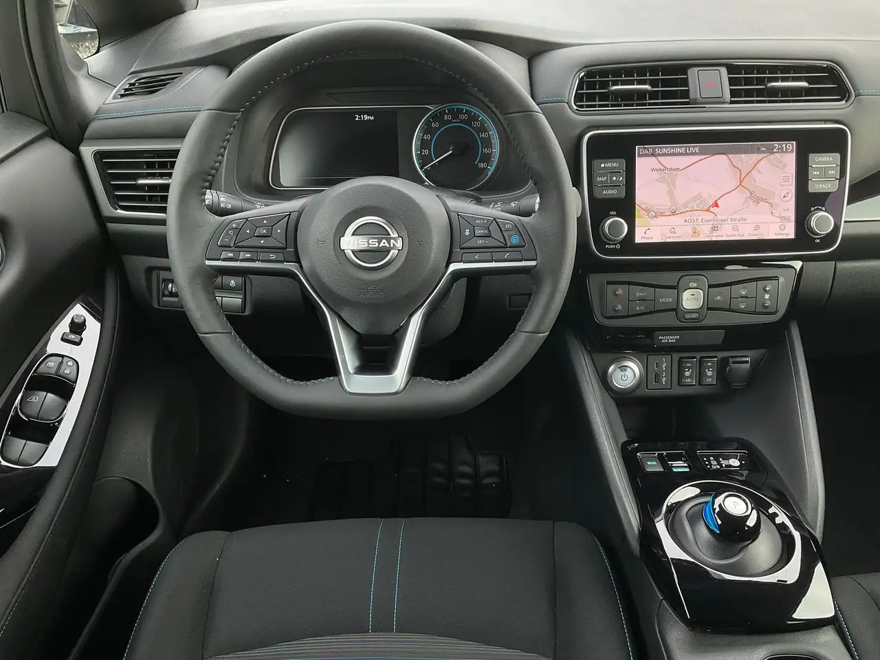 Nissan Leaf 39 kWh - N-Connecta WinterPaket — معرض صور السيارة 10