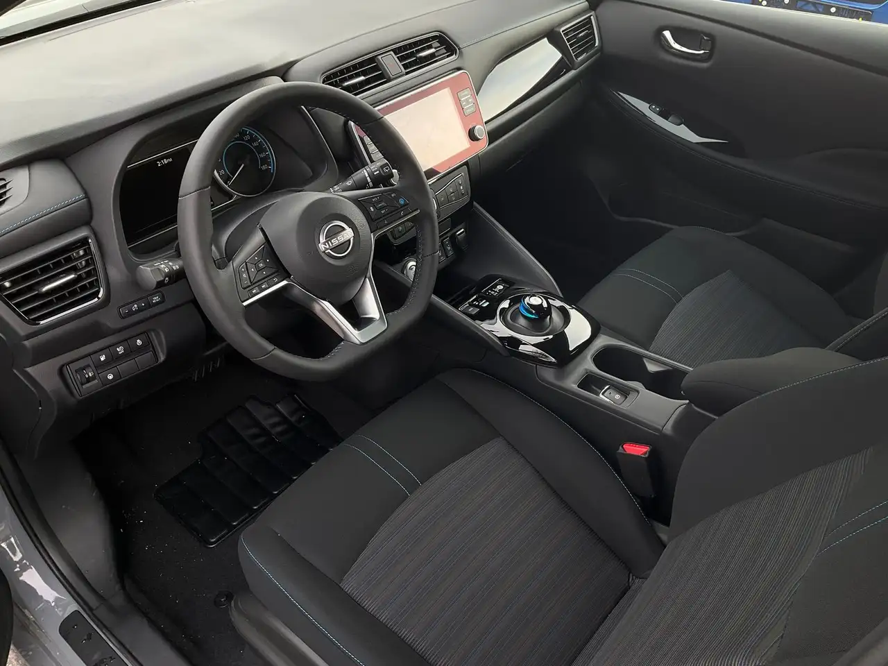 Nissan Leaf 39 kWh - N-Connecta WinterPaket — معرض صور السيارة 7