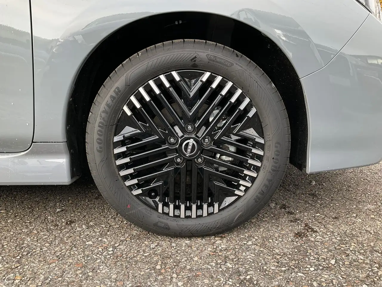 Nissan Leaf 39 kWh - N-Connecta WinterPaket — معرض صور السيارة 19