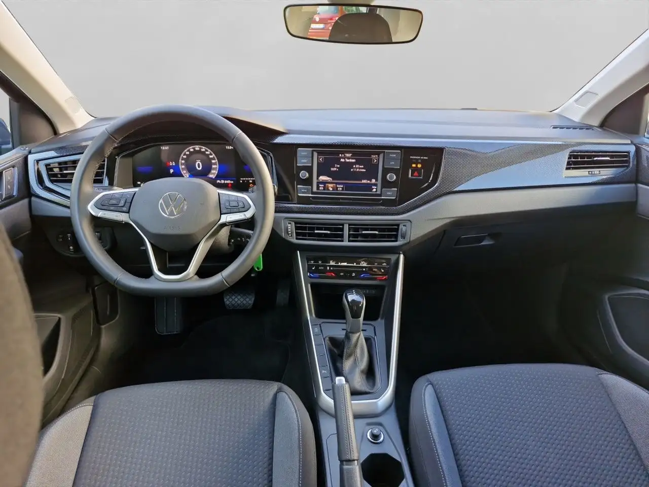 Volkswagen Polo 1.0 TSI DSG Life LED Klima Einparkhilfe — Galerie du véhicule 13