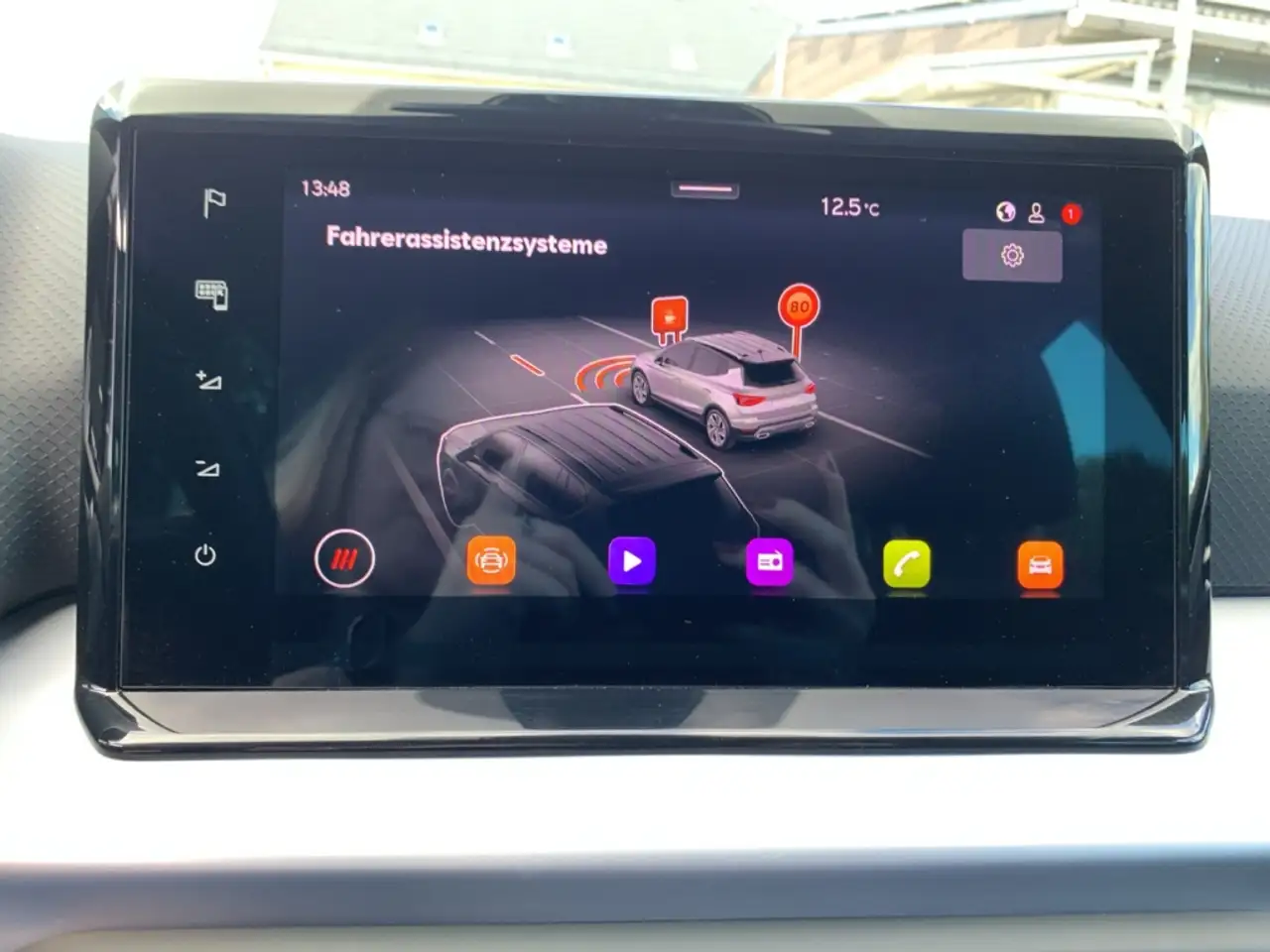 SEAT Arona 1.0 TSI FR NAVI+ACC+SHZ+PDC+KAMERA+LED+GJR — Galería del vehículo 32