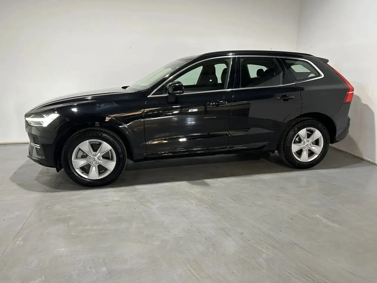 Volvo XC60 2.0 B4 D Auto Core — Galería del vehículo 4