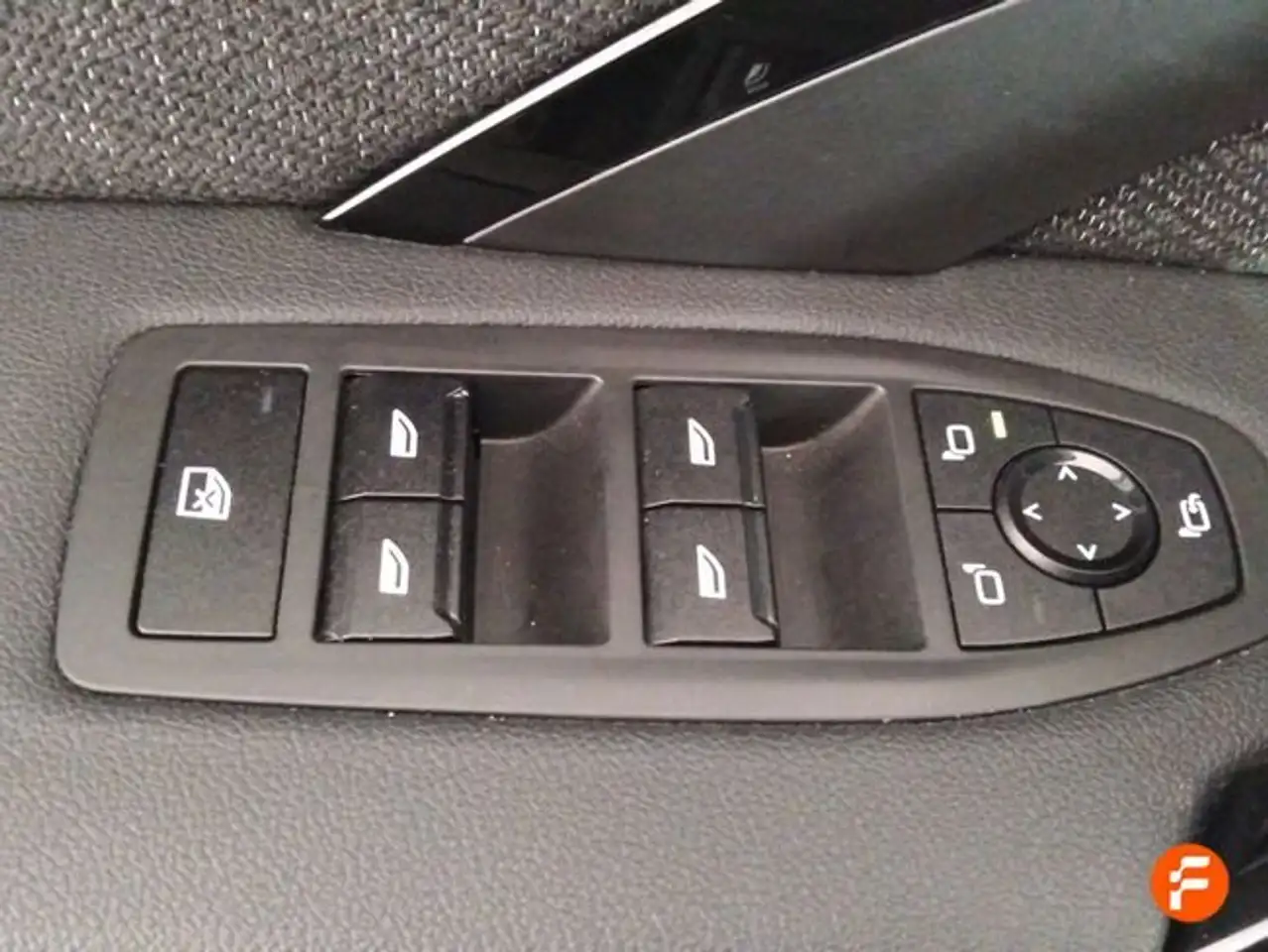 BMW X1 sDrive 18dA — Galerie du véhicule 20