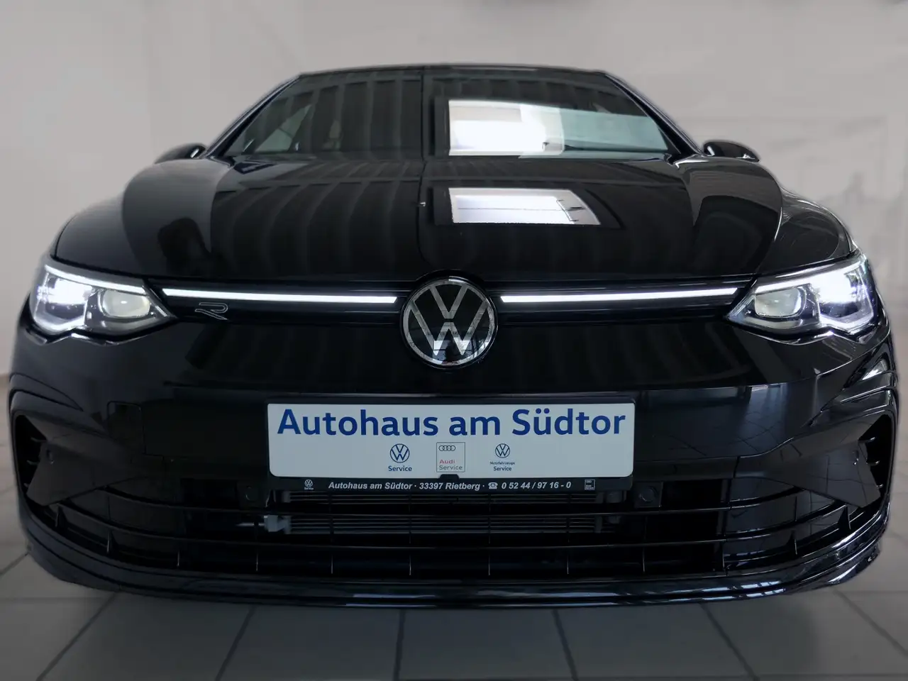 Volkswagen Golf VIII R-Line 1.5 eTSI DSG | LED AHK RFK ACC — معرض صور السيارة 5